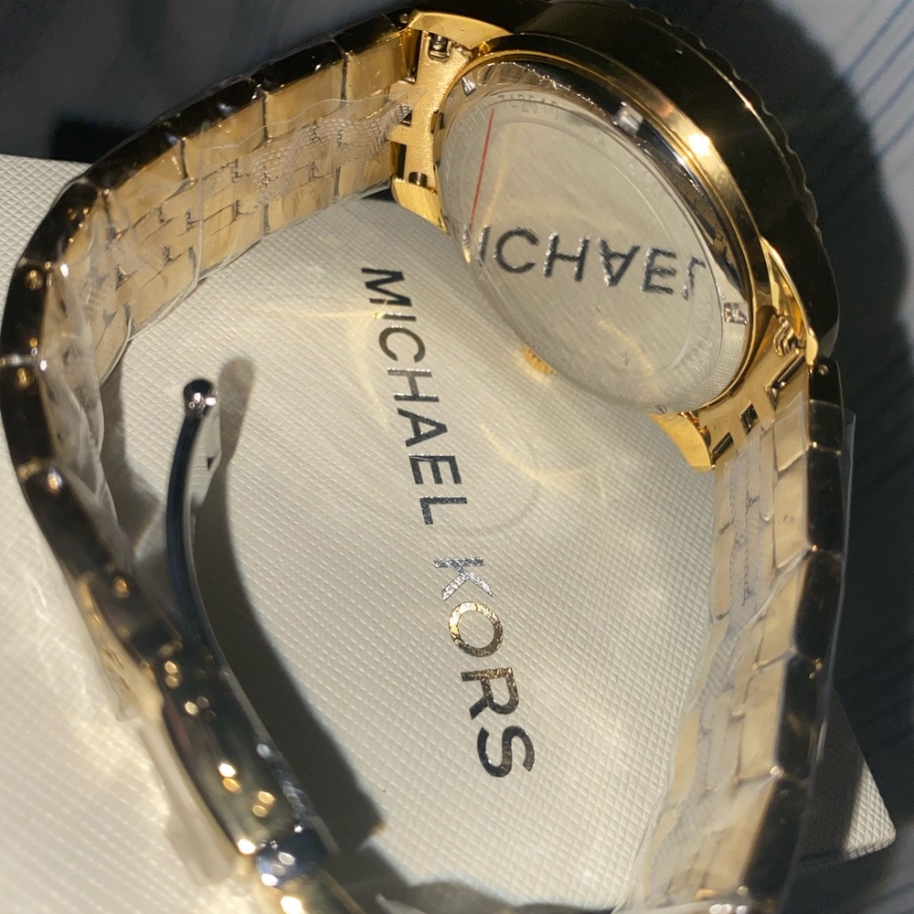 Michael Kors gold watch brand new unworn - Picture 5 of 5